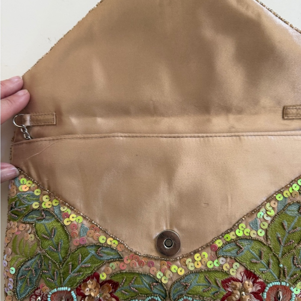 Embroidered Floral Sequin Clutch - Picture 3 of 6